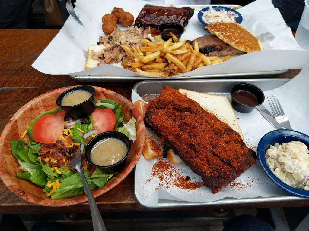 Martins Bar-B-Que Joint | restaurant | 410 4th Ave S, Nashville, TN 37201, USA | 6152880880 OR +1 615-288-0880