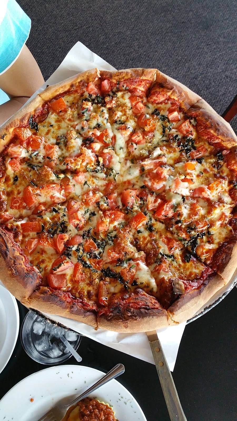 Vinnys Italian Restaurant | restaurant | 2101 E Lambert Rd, La Habra, CA 90631, USA | 5626943400 OR +1 562-694-3400