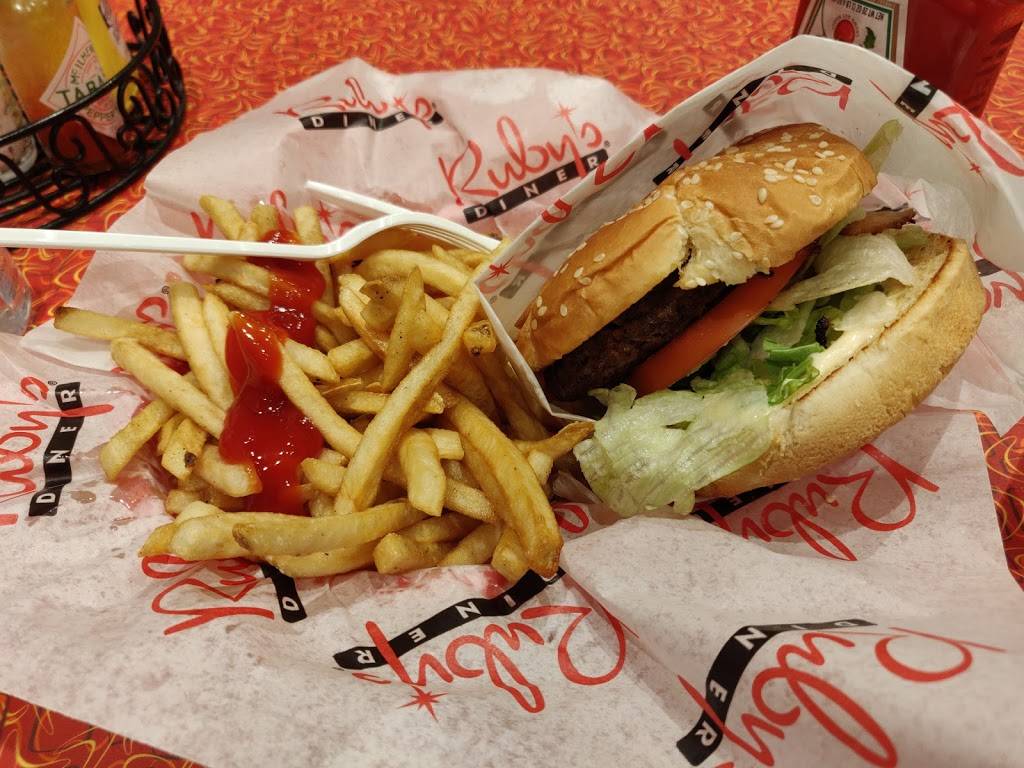 Rubys Diner | restaurant | 5757 Wayne Newton Blvd, Las Vegas, NV 89111, USA | 7022617829 OR +1 702-261-7829