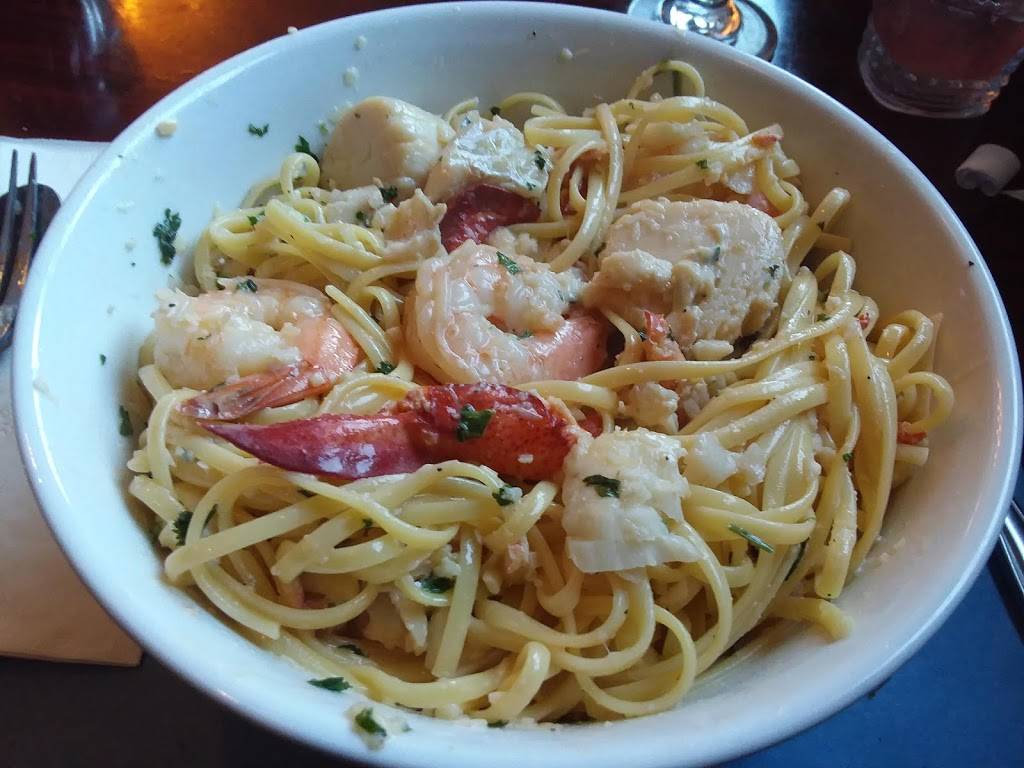 Catch 1251 Seafood & Grill | restaurant | 1251 River Rd, Agawam, MA 01001, USA | 4133917640 OR +1 413-391-7640