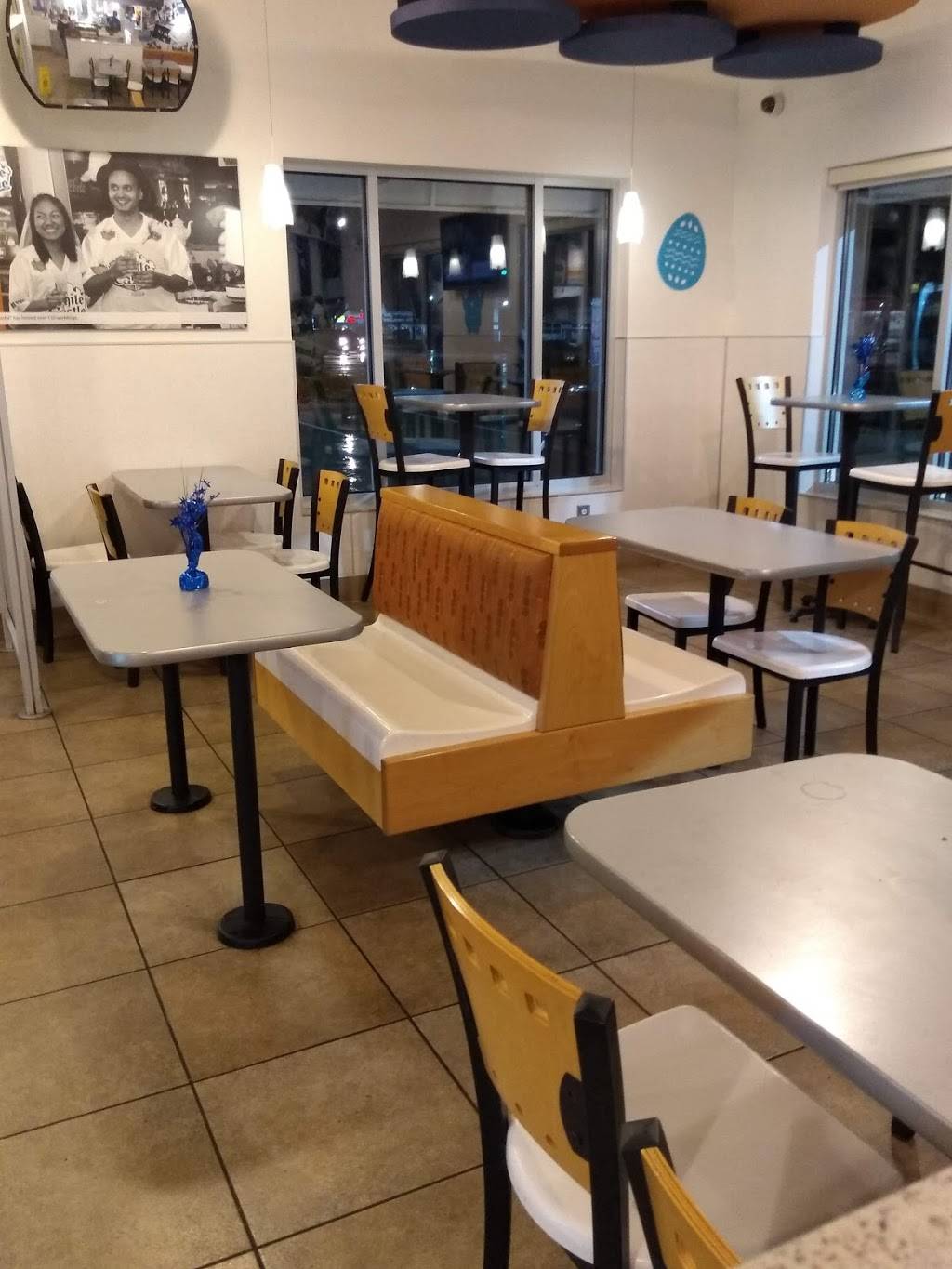 White Castle | restaurant | 5501 38th St, Indianapolis, IN 46254, USA | 8008432728 OR +1 800-843-2728