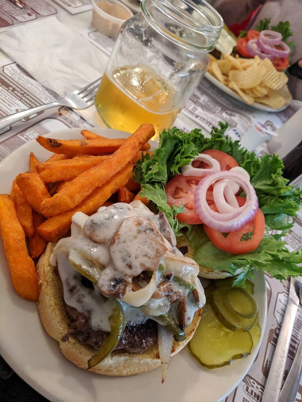 Munroes Family Restaurant | restaurant | 633 US-3, Twin Mountain, NH 03595, USA | 6038465542 OR +1 603-846-5542