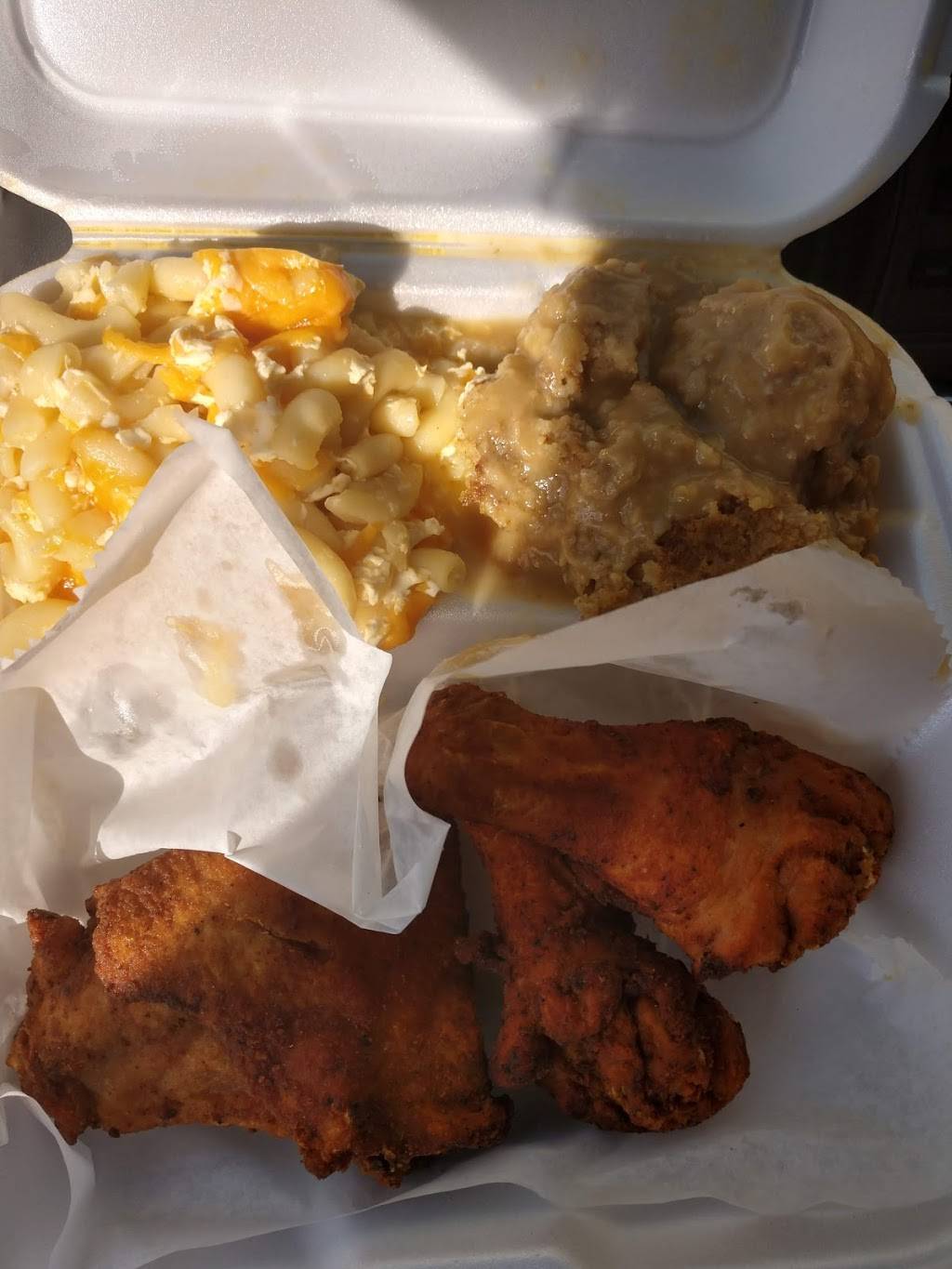 Southern Smokehouse | restaurant | 14340 W McNichols Rd, Detroit, MI 48235, USA | 3133974050 OR +1 313-397-4050