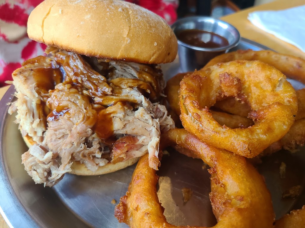 HQ Southern BBQ | restaurant | 70 Curtis St, Evansville, WY 82636, USA | 3073156947 OR +1 307-315-6947