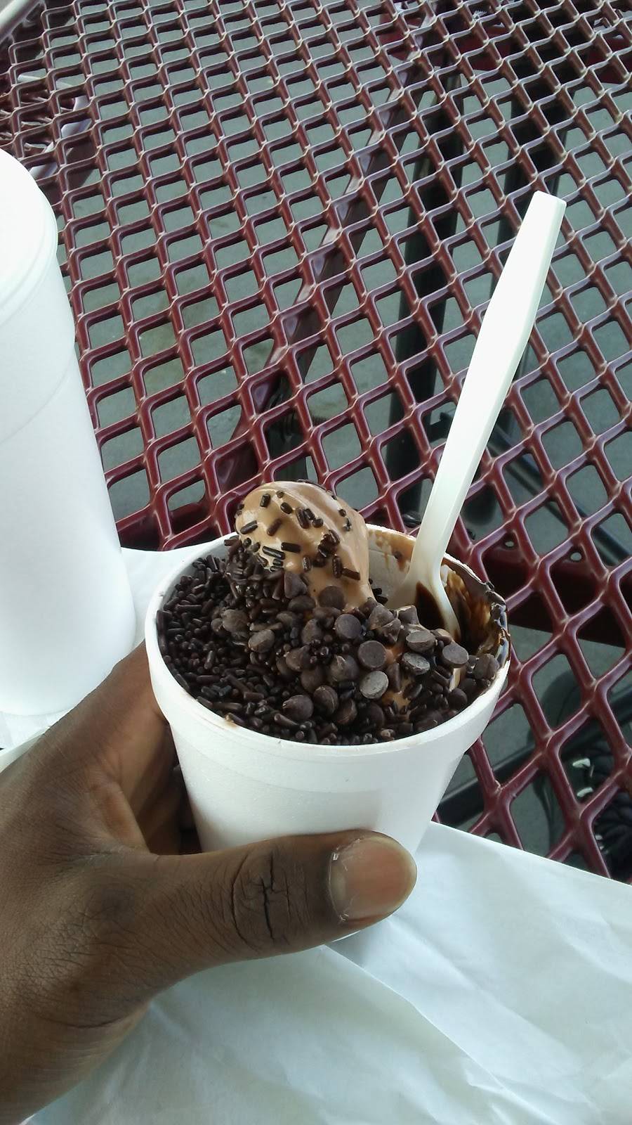 Ricks Frozen Custard | restaurant | 2829 Airline Blvd, Portsmouth, VA 23701, USA | 7574657681 OR +1 757-465-7681