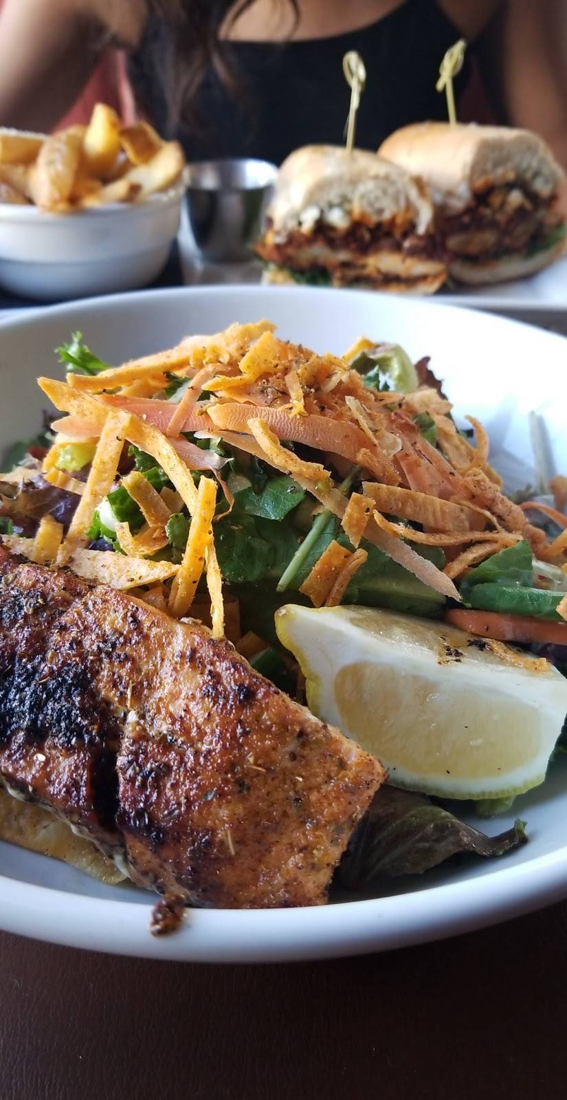 The Federal NoHo | restaurant | 5303 Lankershim Blvd, North Hollywood, CA 91601, USA | 8189802555 OR +1 818-980-2555