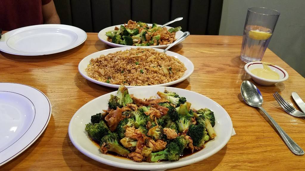 Great Wall of China South | restaurant | 6666 Carmel Rd, Charlotte, NC 28226, USA | 7045425409 OR +1 704-542-5409