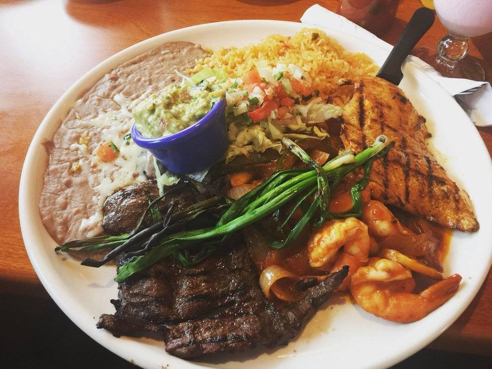 Casa Vallarta Mexican Restaurant | restaurant | 610 Oak St, Brockton, MA 02301, USA | 5088570401 OR +1 508-857-0401