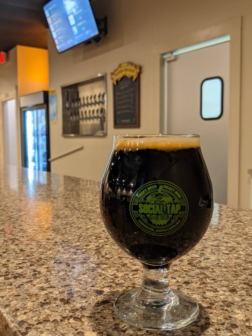 The Social Tap | restaurant | 1475 Pearman Dairy Rd Suite D, Anderson, SC 29625, USA | 8646543575 OR +1 864-654-3575