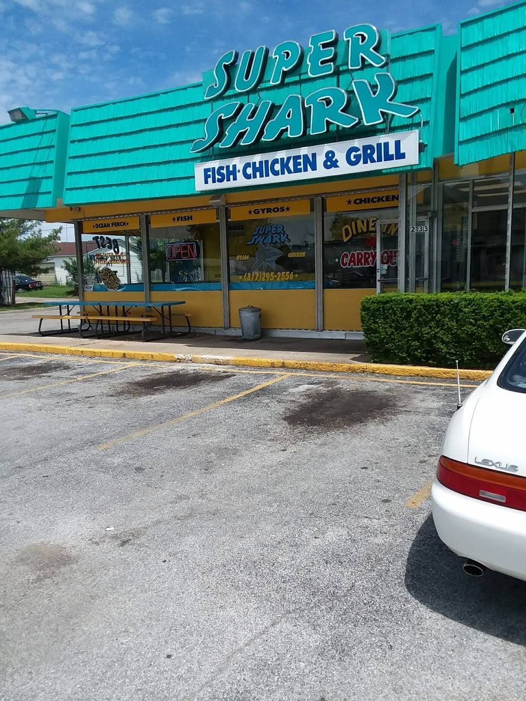 Super Shark | restaurant | 2133 Shelby St, Indianapolis, IN 46203, USA | 3172952556 OR +1 317-295-2556