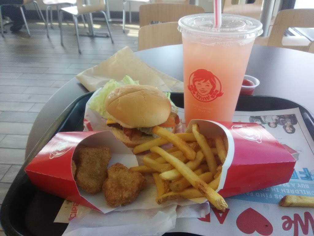 Wendys | restaurant | 765 S Clovis Ave, Fresno, CA 93727, USA | 5592521440 OR +1 559-252-1440