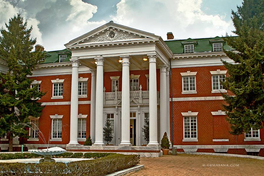 Lessings Hospitality Group | restaurant | 3500 Sunrise Hwy Suite 100, Great River, NY 11739, USA | 6315678200 OR +1 631-567-8200