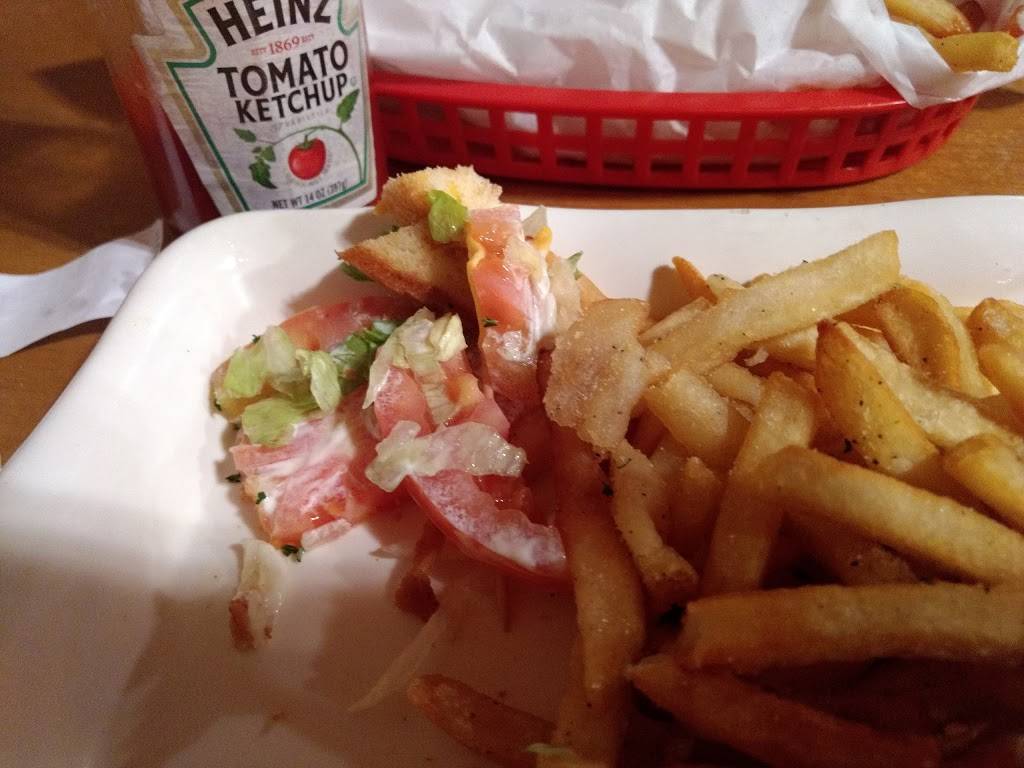 West Station Road House | restaurant | 128 N Main St, West, TX 76691, USA | 2548267600 OR +1 254-826-7600