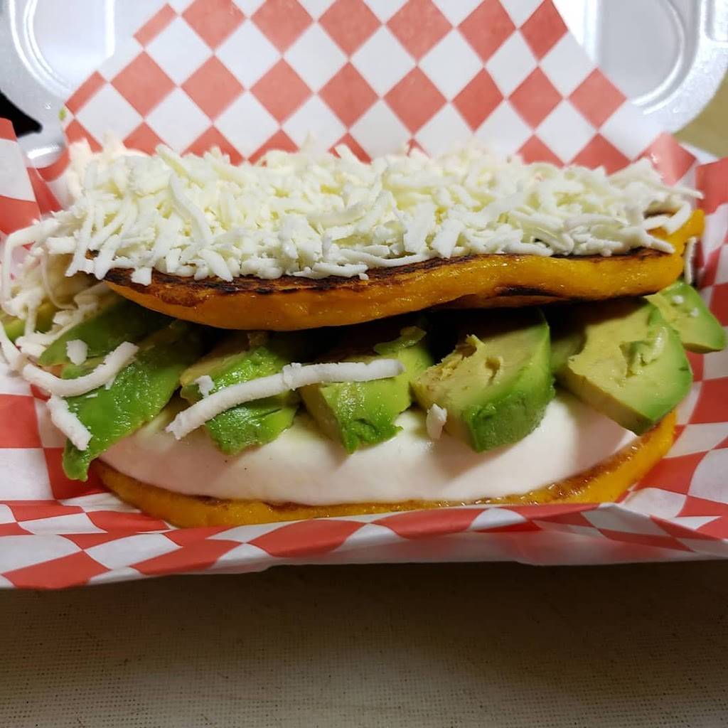 CHAMOS Food Trailer | restaurant | 13466 Landstar Blvd, Orlando, FL 32824, USA | 4073466445 OR +1 407-346-6445