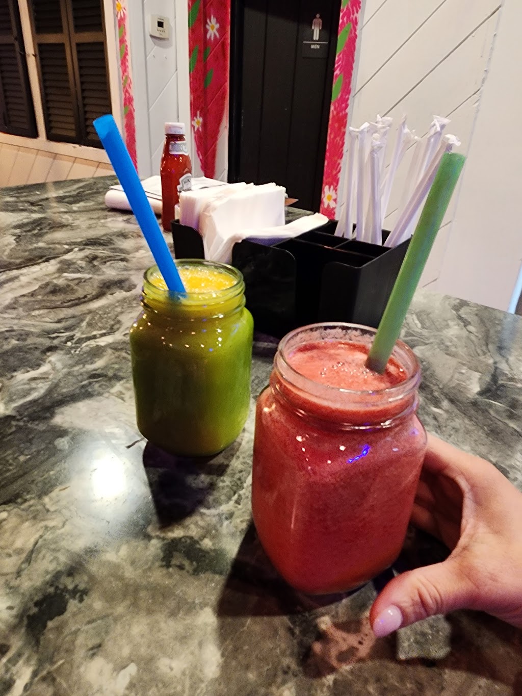 Mira Ve Colombian Street Food | restaurant | 105 Mammoth Rd, Lowell, MA 01854, USA | 9785966688 OR +1 978-596-6688