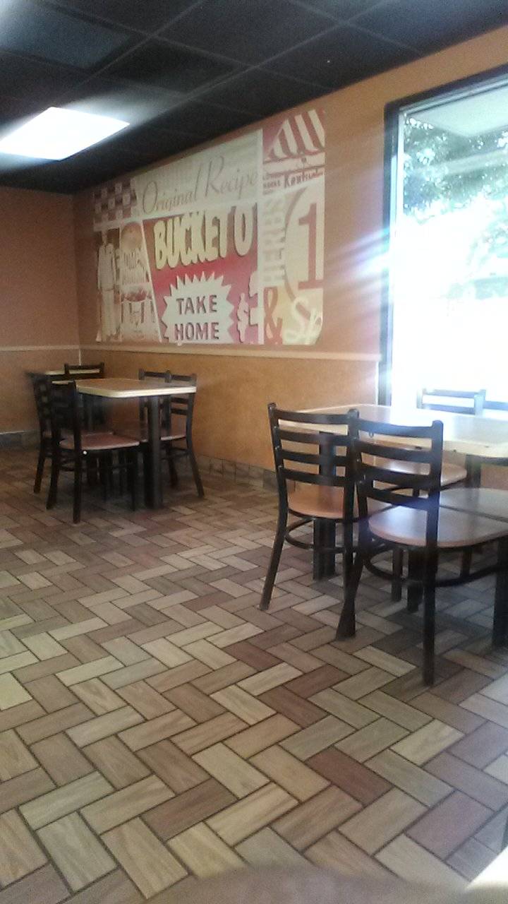 KFC | restaurant | 1601 W Willow St, Long Beach, CA 90810, USA | 5624243861 OR +1 562-424-3861