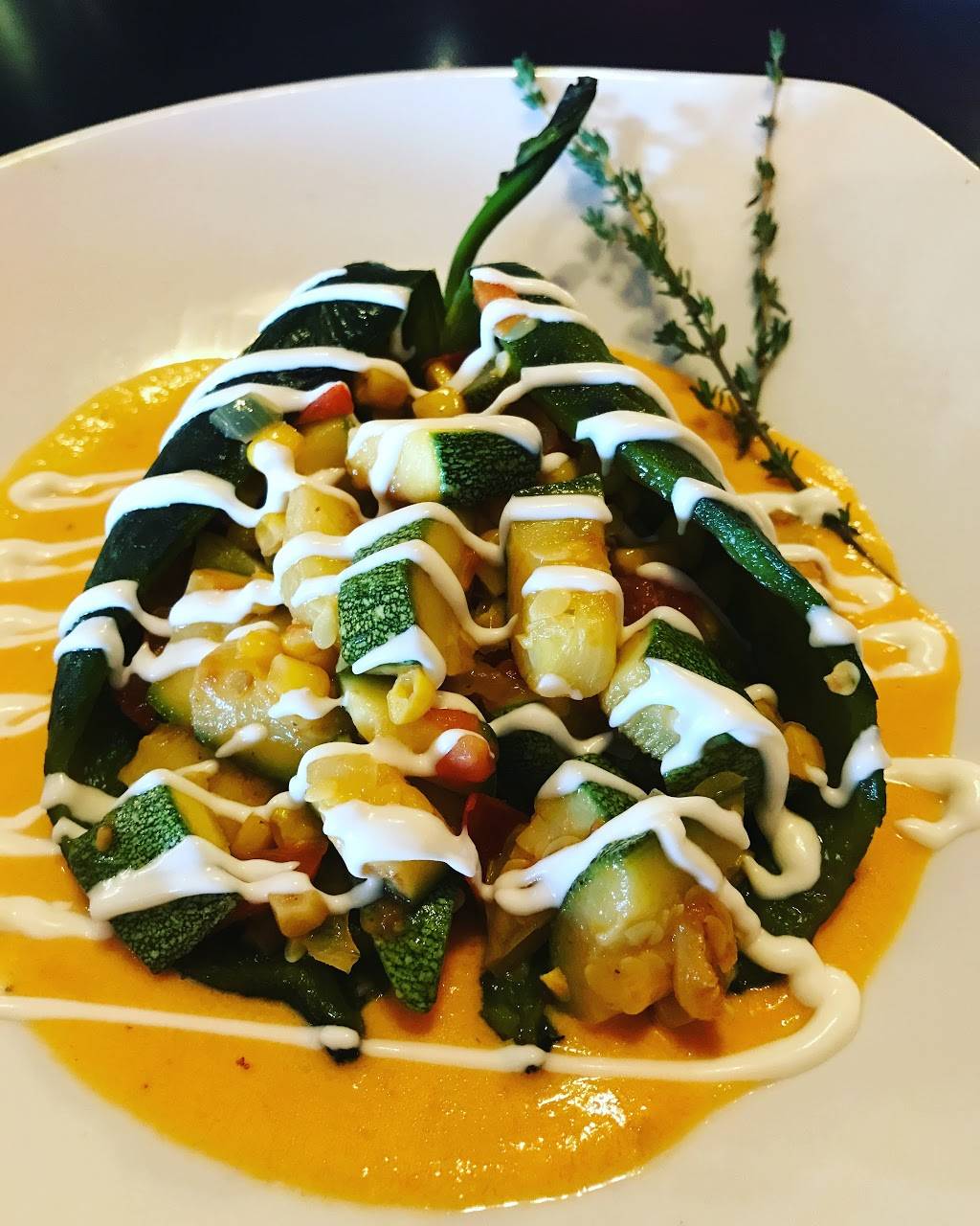 Tlaquepaque Restaurant | restaurant | 101 W Santa Fe Ave, Placentia, CA 92870, USA | 7145280110 OR +1 714-528-0110