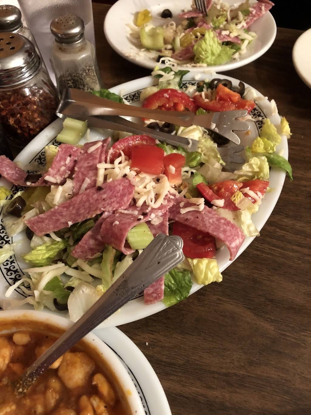 Dels Pizzeria & Restaurant | restaurant | 2833 W Jefferson Ave, Trenton, MI 48183, USA | 7346762155 OR +1 734-676-2155