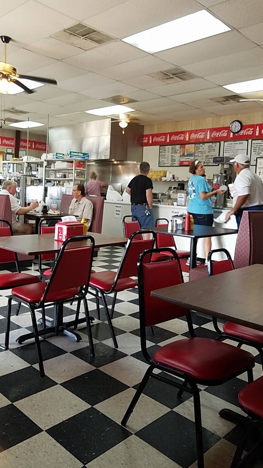 Mobleys Sandwich Shop | meal takeaway | 418 Gordon St, Blackshear, GA 31516, USA | 9124491003 OR +1 912-449-1003