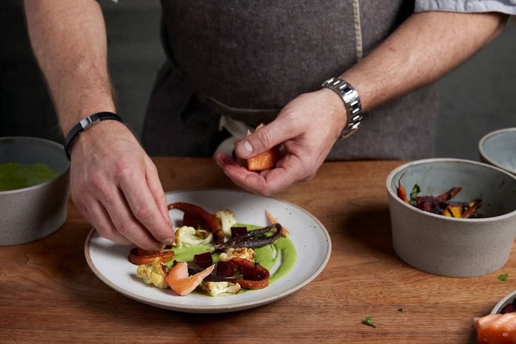 The Lakehouse | restaurant | 10455 NE 5th Pl, Bellevue, WA 98004, USA | 4254547076 OR +1 425-454-7076