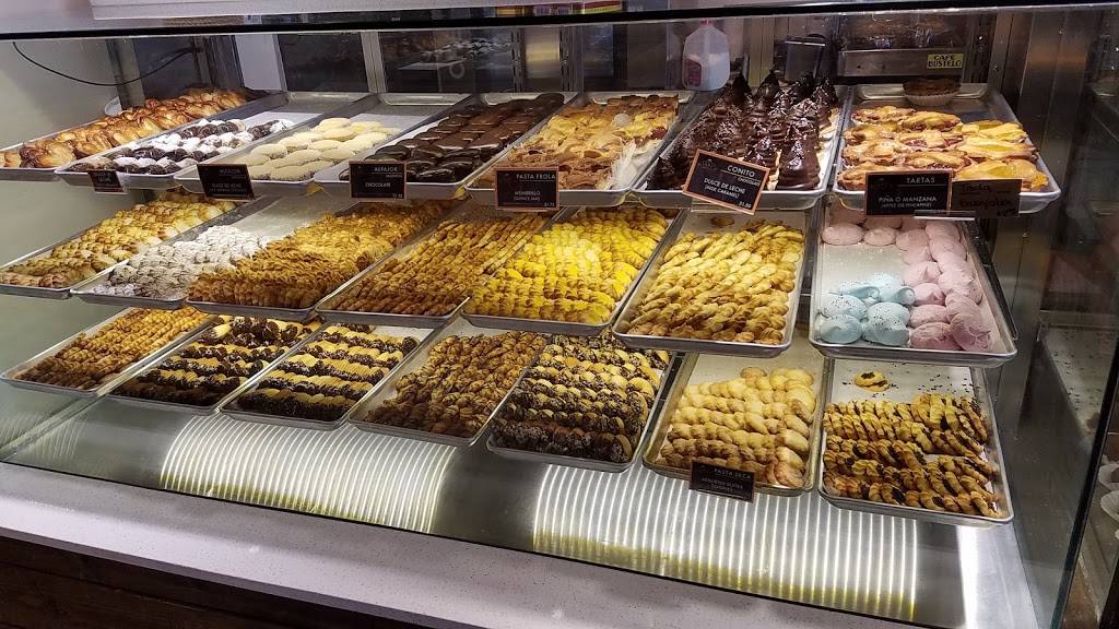 Empanada Harrys Bakery & Cafe | restaurant | 4009 SW 152nd Ave, Miami, FL 33185, USA | 7863133888 OR +1 786-313-3888