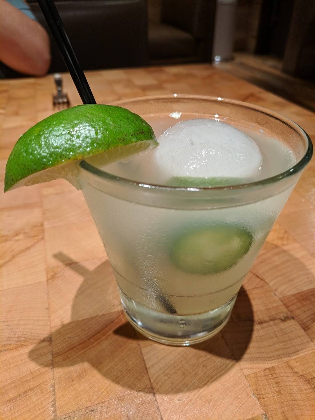 Zinburger Wine & Burger Bar | restaurant | 3393 Peachtree Rd NE #3065A, Atlanta, GA 30326, USA | 4049639611 OR +1 404-963-9611