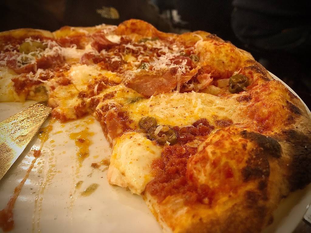 Il Focolare Pizzeria | restaurant | 2150 Sumter St, Columbia, SC 29201, USA | 8035635052 OR +1 803-563-5052