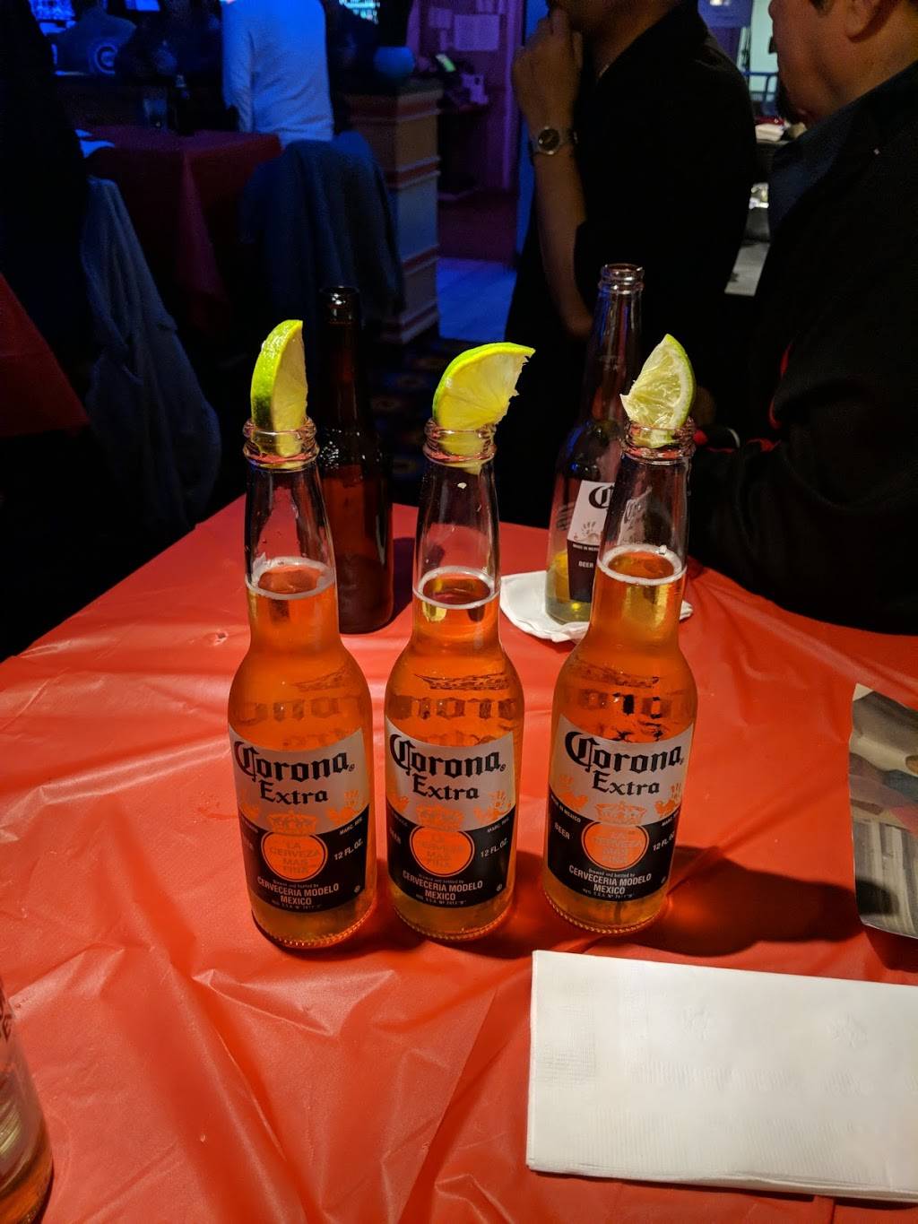 Playoffs Bar And Grill | restaurant | 720 North Ave, Carol Stream, IL 60188, USA | 6302601515 OR +1 630-260-1515