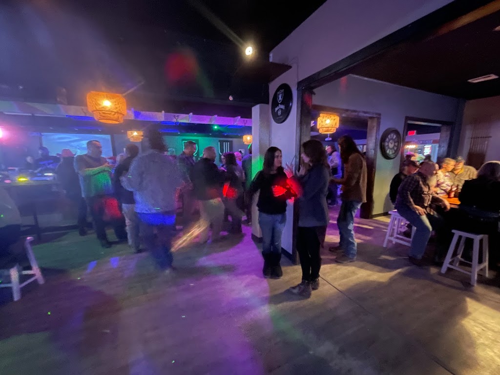 Rhinestones Country Bar & Dance Hall | restaurant | 1700 Pahrump Valley Blvd #82, Pahrump, NV 89048, USA | 7758775068 OR +1 775-877-5068