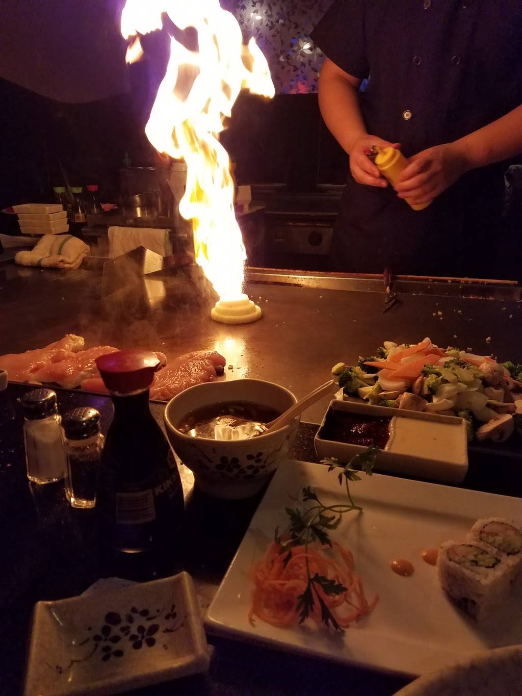 Oishii Japanese Hibachi and Super Buffet | restaurant | 1055 Mineral Wells Ave, Paris, TN 38242, USA | 7316427778 OR +1 731-642-7778