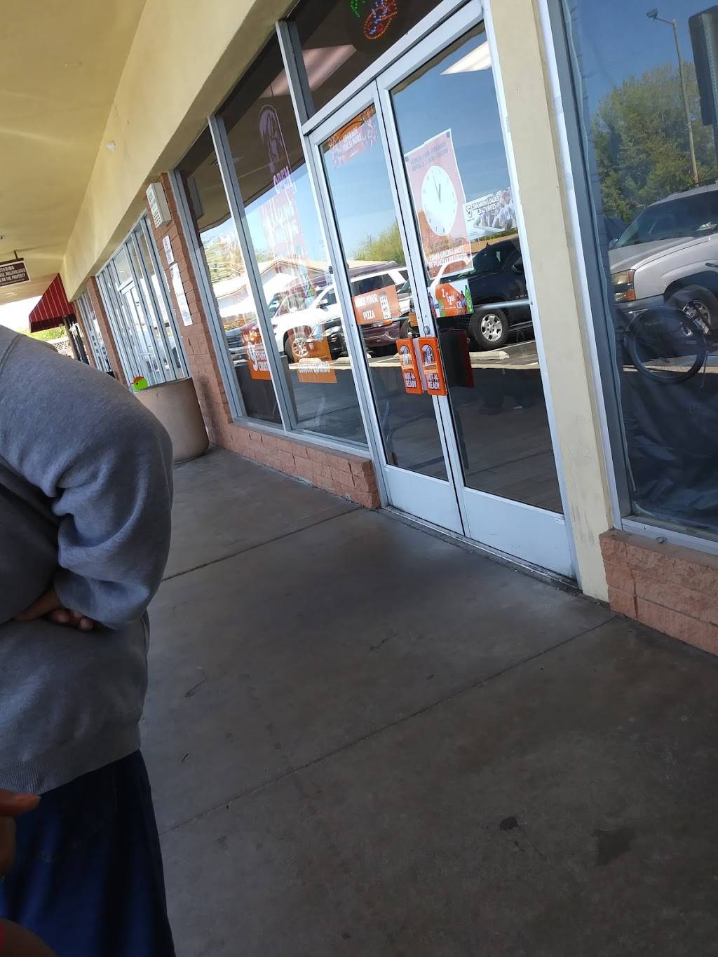 Little Caesars Pizza | meal takeaway | 310 N Ham Ln, Lodi, CA 95242, USA | 2093678531 OR +1 209-367-8531