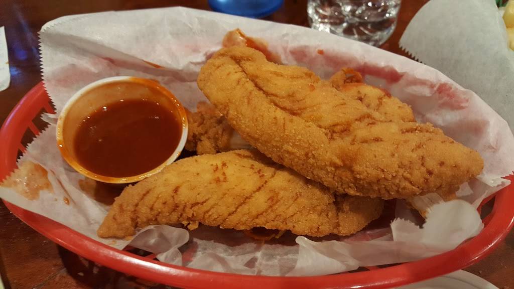 Cutters | restaurant | 239 Carlyle Ave, Belleville, IL 62221, USA | 6182357642 OR +1 618-235-7642