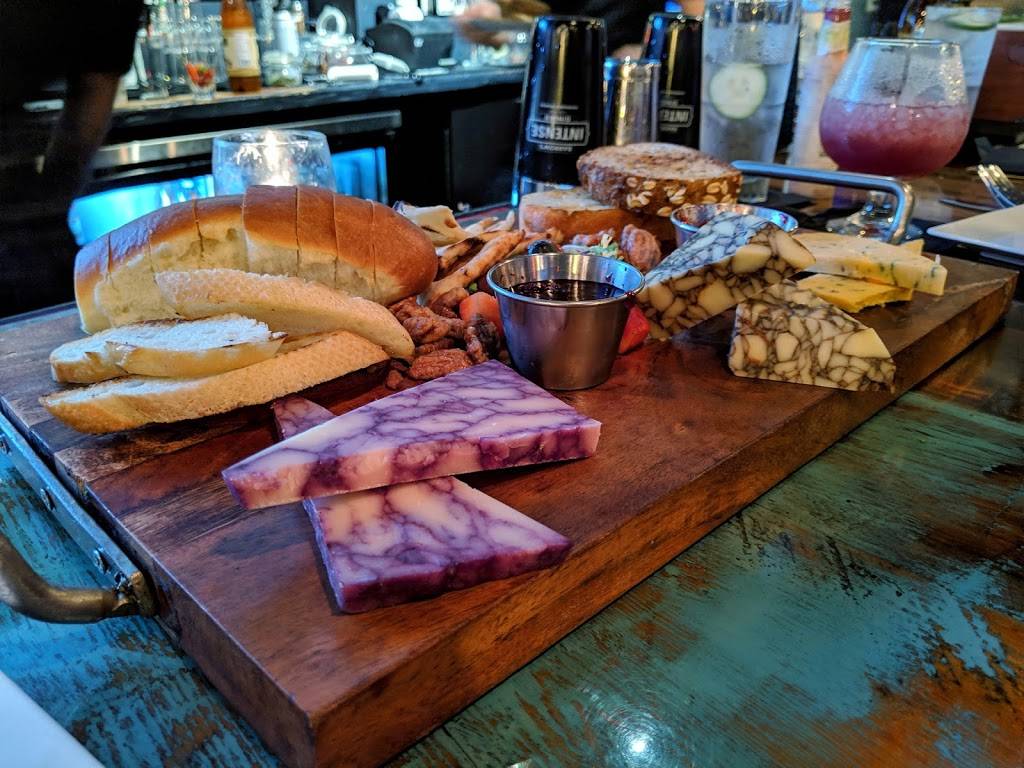 Menagerie Eatery & Bar | restaurant | 101 S Eola Dr, Orlando, FL 32801, USA | 4076015219 OR +1 407-601-5219