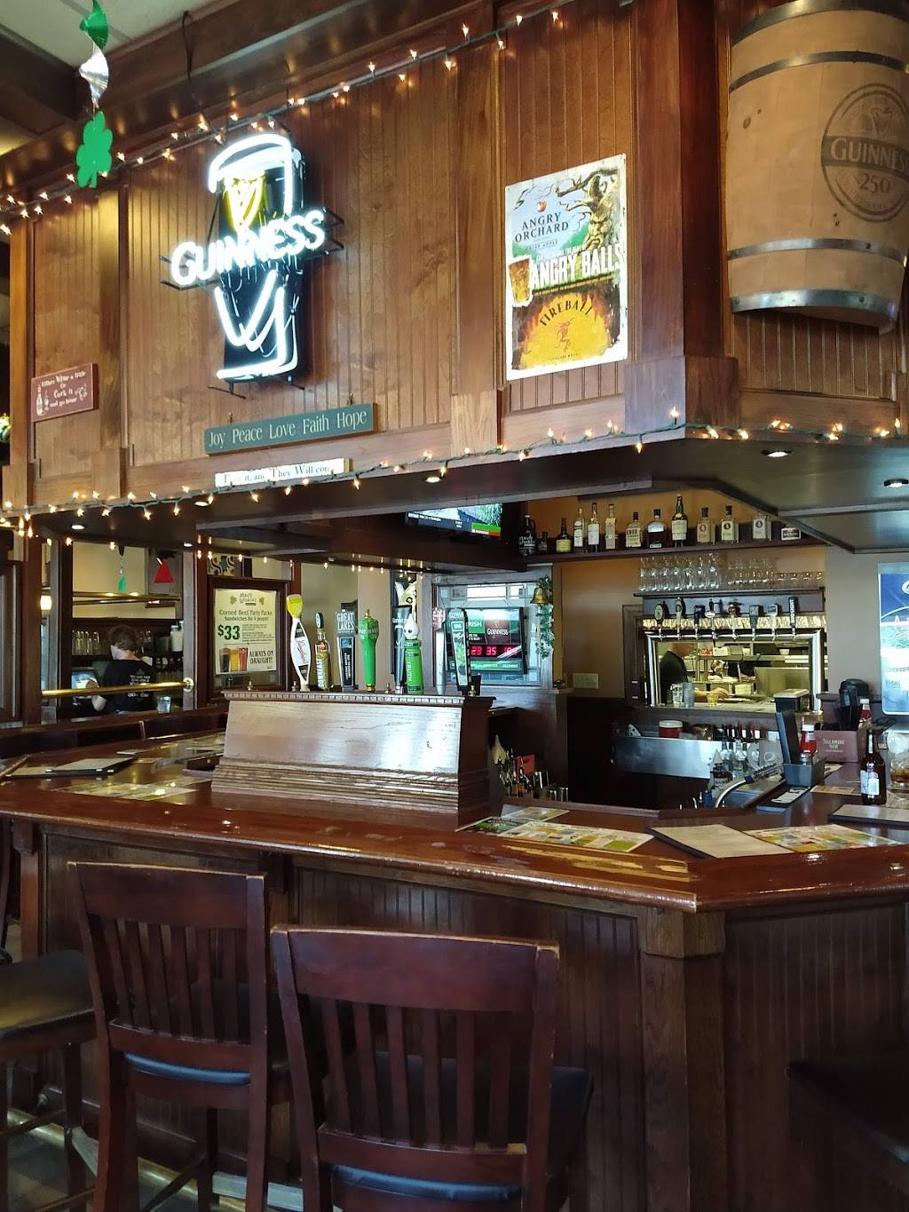 Mavis Winkles Irish Pub | restaurant | 8870 Darrow Rd F107, Twinsburg, OH 44087, USA | 3304053663 OR +1 330-405-3663