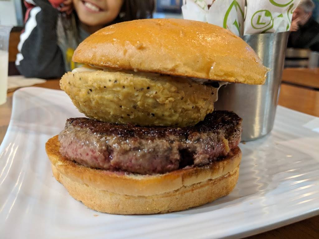 Liberty Burger Richardson | restaurant | 3617 Shire Blvd, Richardson, TX 75082, USA | 4698637111 OR +1 469-863-7111