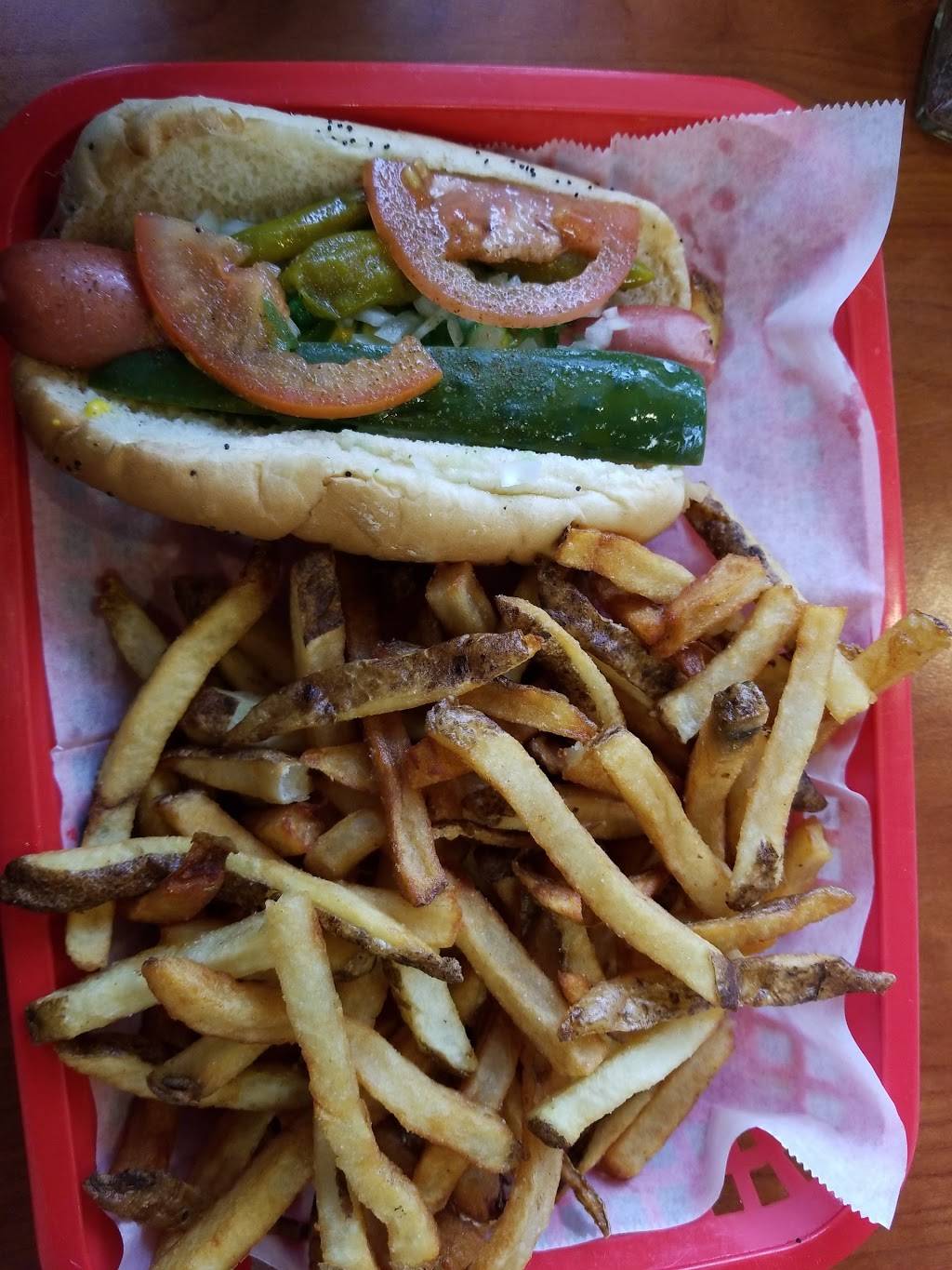 Firehouse dogs | restaurant | 1820 W Irving Park Rd, Schaumburg, IL 60193, USA | 8475654110 OR +1 847-565-4110