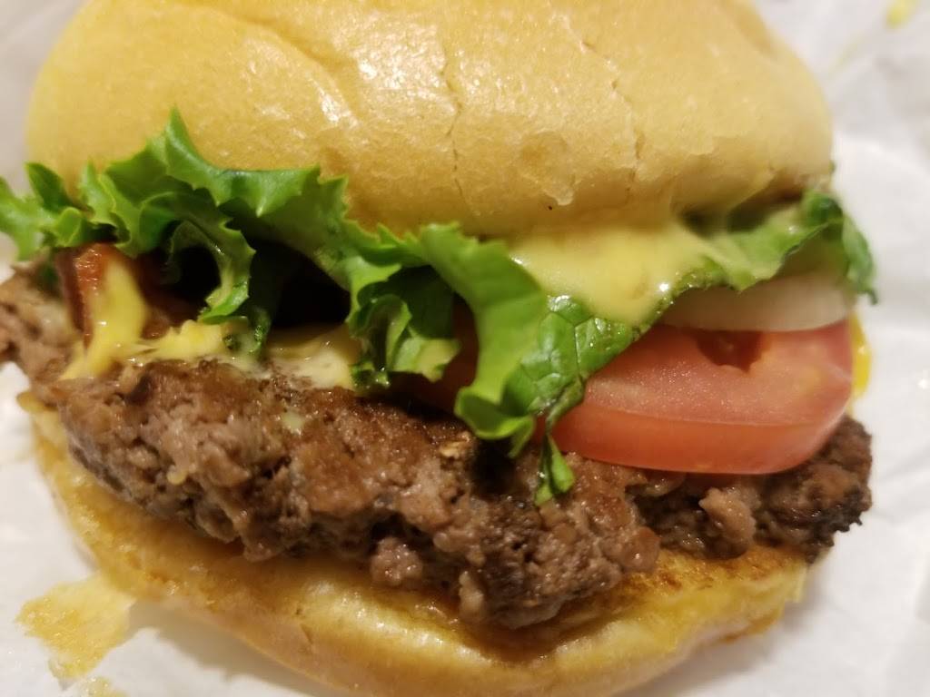 Smashburger | restaurant | 2904 S Santan Village Pkwy Ste 104, Gilbert, AZ 85295, USA | 4804203480 OR +1 480-420-3480