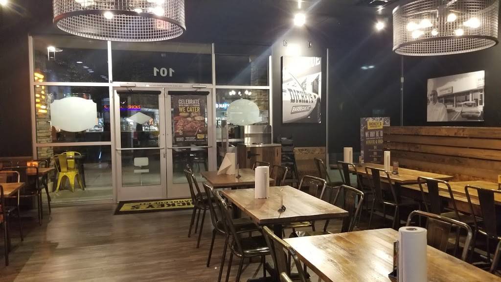 Dickeys Barbecue Pit | restaurant | 10005 W McDowell Rd, Avondale, AZ 85392, USA | 6239362011 OR +1 623-936-2011