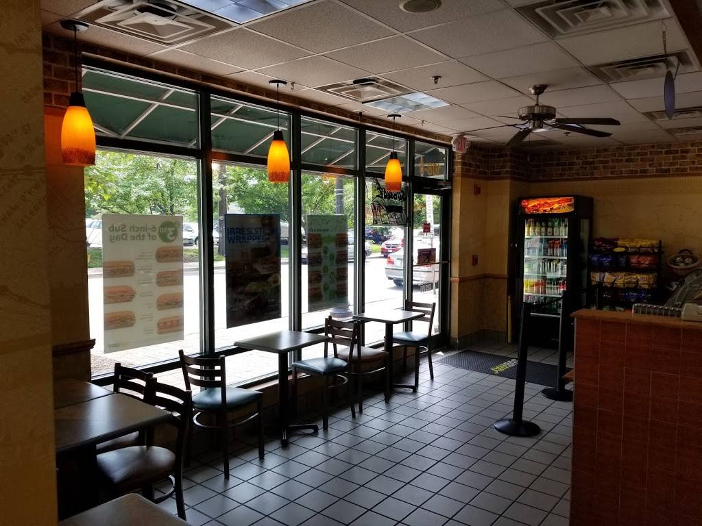 Subway | restaurant | 108 Olde Towne Ave #5, Gaithersburg, MD 20877, USA | 3019877885 OR +1 301-987-7885