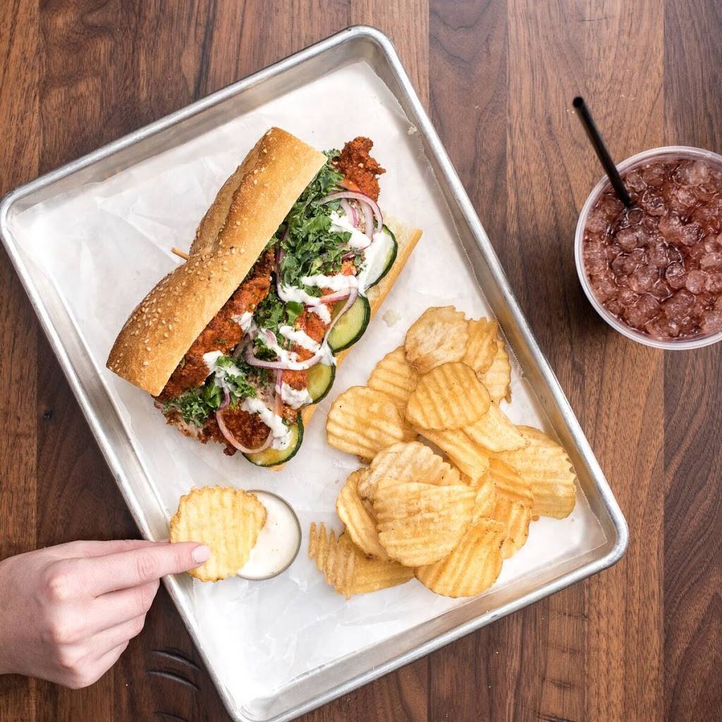 Taylor Gourmet | meal takeaway | Terminal B/C Parking, 2400 S Smith Blvd, Arlington, VA 22202, USA | 7034172145 OR +1 703-417-2145