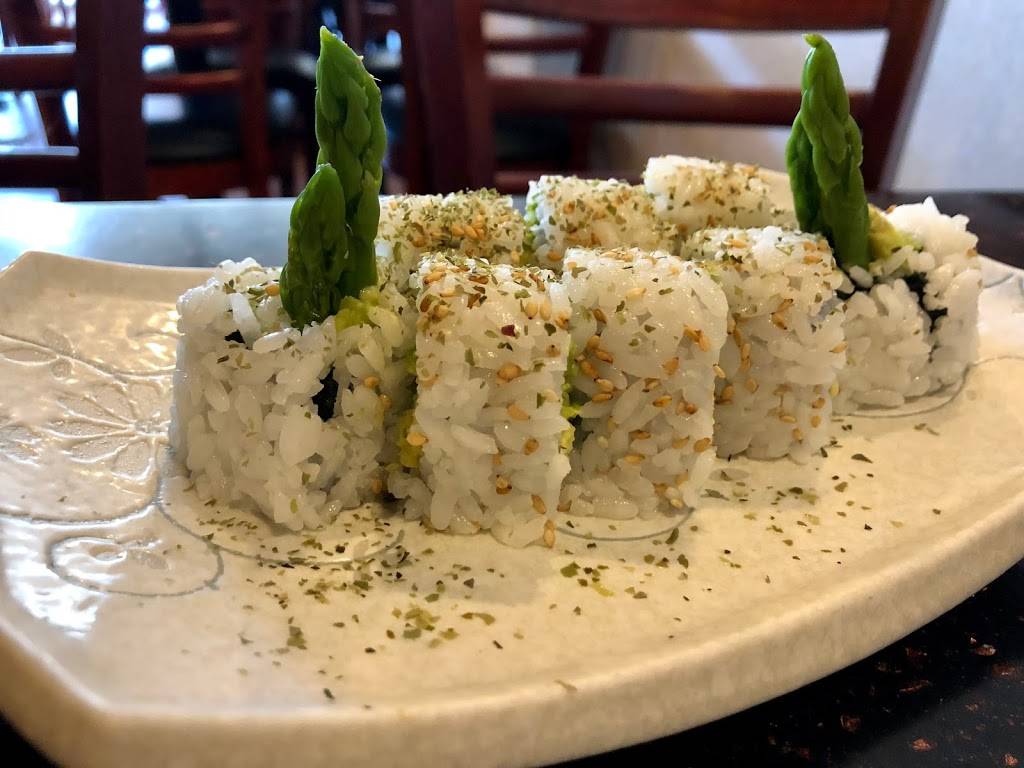 Sushiholic | restaurant | 11619 Bandera Rd, San Antonio, TX 78250, USA | 2105238888 OR +1 210-523-8888