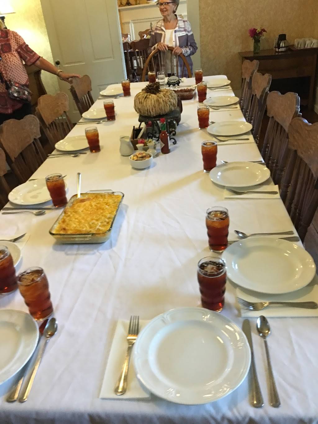 Miss Mary Bobos Boarding House | restaurant | 295 Main St, Lynchburg, TN 37352, USA | 9317597394 OR +1 931-759-7394