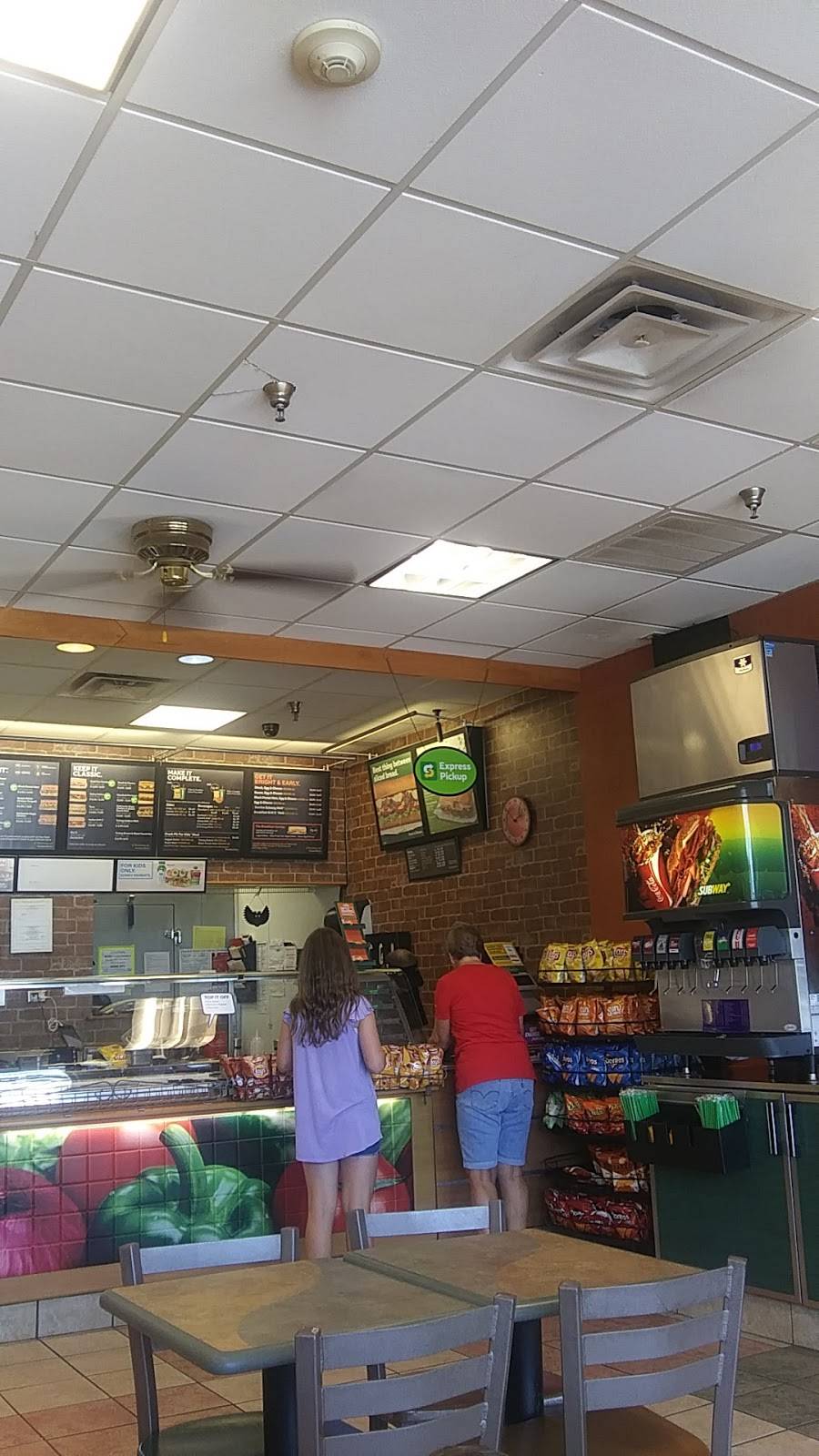 Subway | meal takeaway | 105 S Parker St, Olathe, KS 66061, USA | 9137910101 OR +1 913-791-0101