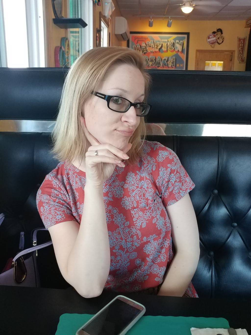 Sharons Sea Grill | restaurant | 186 Ocean Blvd, Seabrook, NH 03874, USA | 6034742618 OR +1 603-474-2618