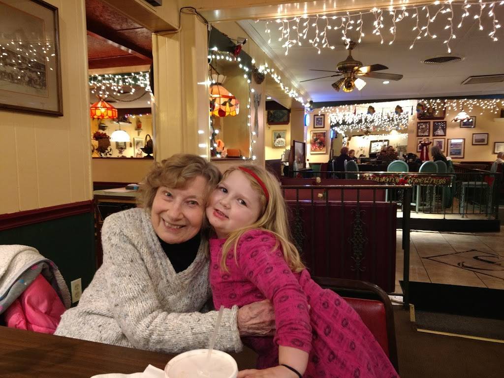 Sorrentos Restaurant & Lounge | restaurant | 8794 Reading Rd, Cincinnati, OH 45215, USA | 5138216666 OR +1 513-821-6666