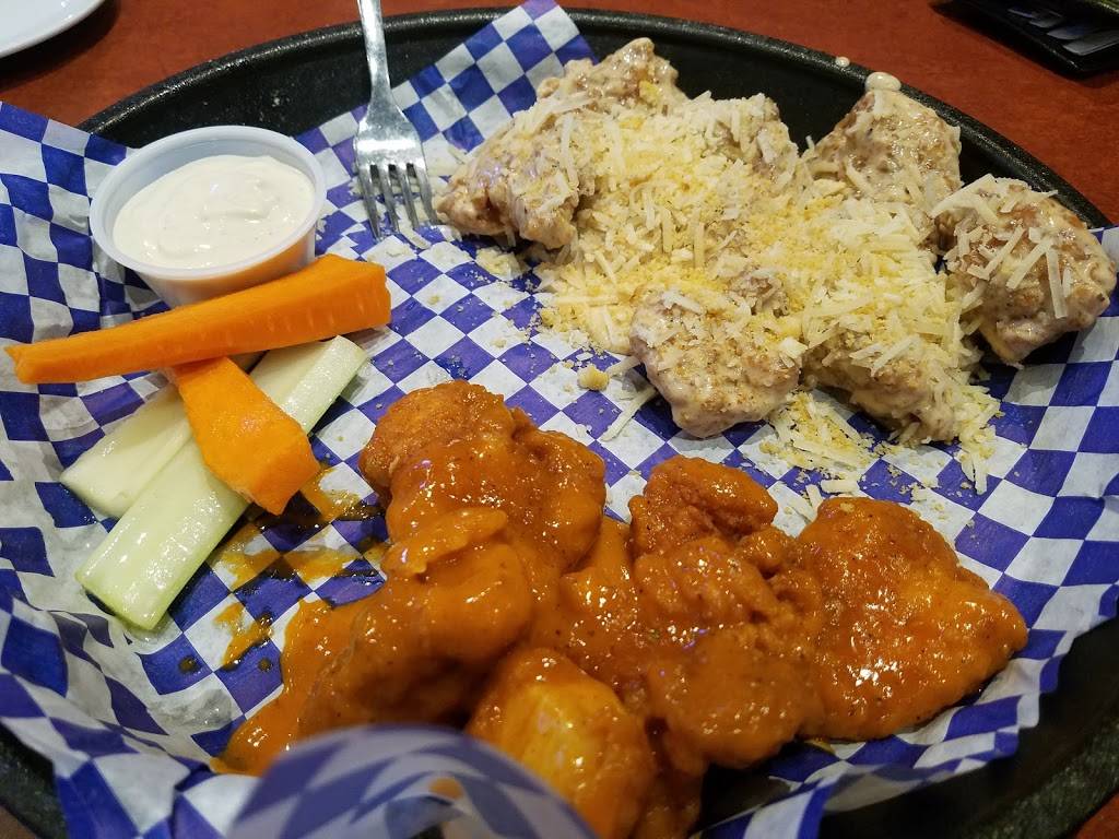 Bootys Wings Burgers & Beer | restaurant | 13375 W McDowell Rd Suite #101, Goodyear, AZ 85395, USA | 6234404739 OR +1 623-440-4739