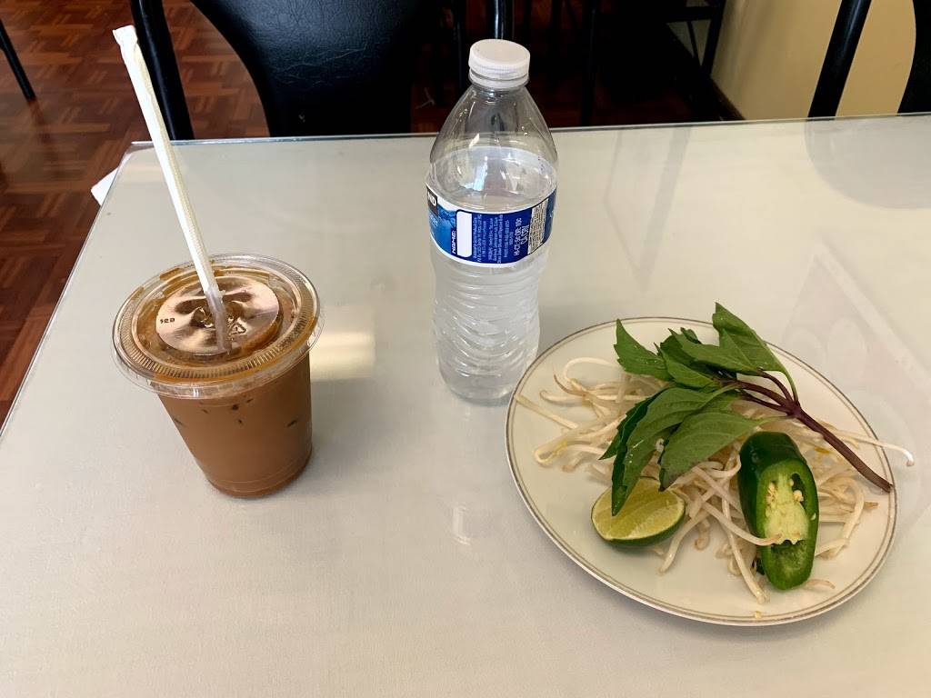 Pho Hoang Yen | restaurant | 1233 164th St SW, Lynnwood, WA 98087, USA | 4257431397 OR +1 425-743-1397