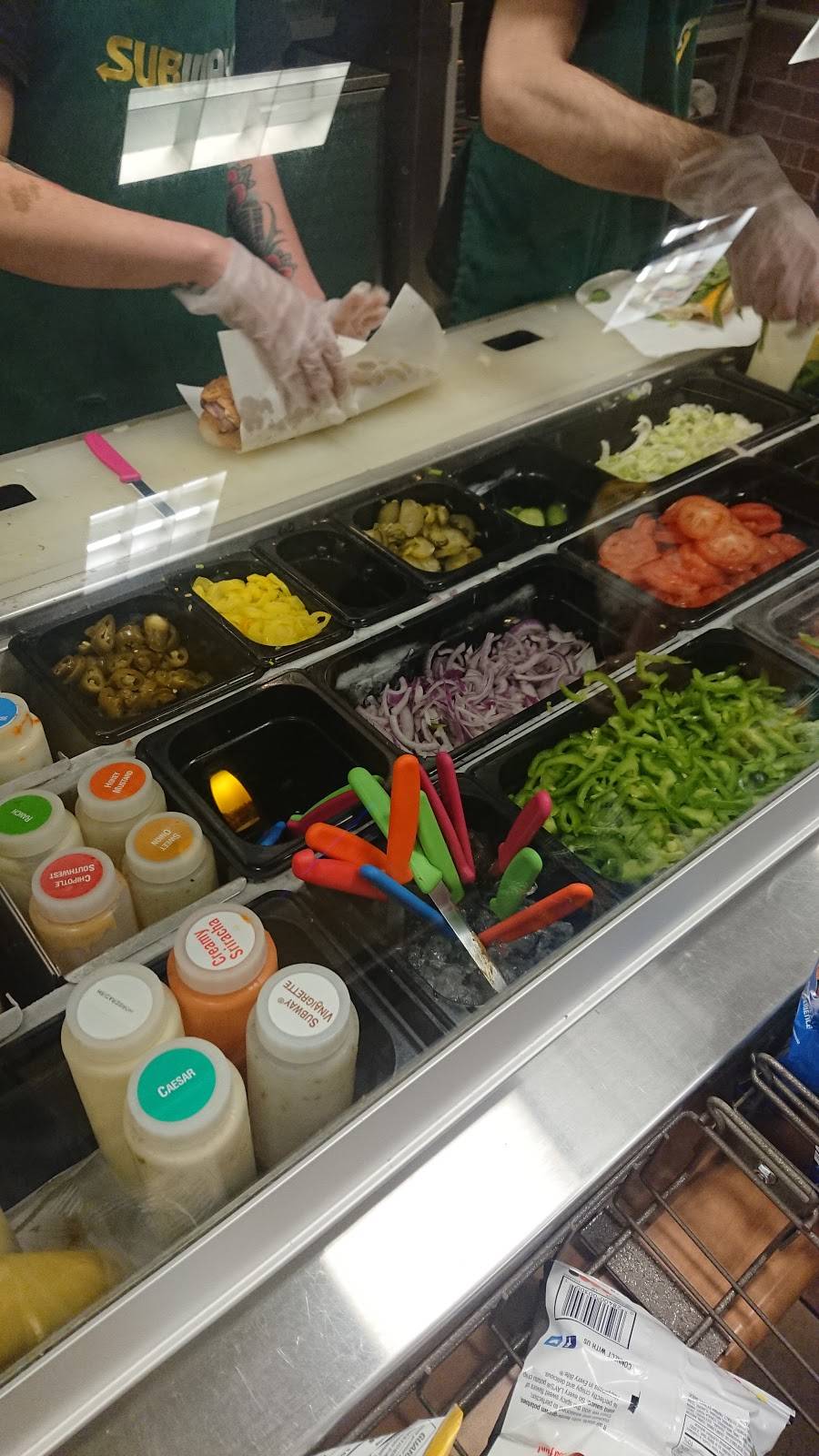 Subway | meal takeaway | 5700 NE Martin Luther King Jr Blvd, Portland, OR 97211, USA | 5035469398 OR +1 503-546-9398