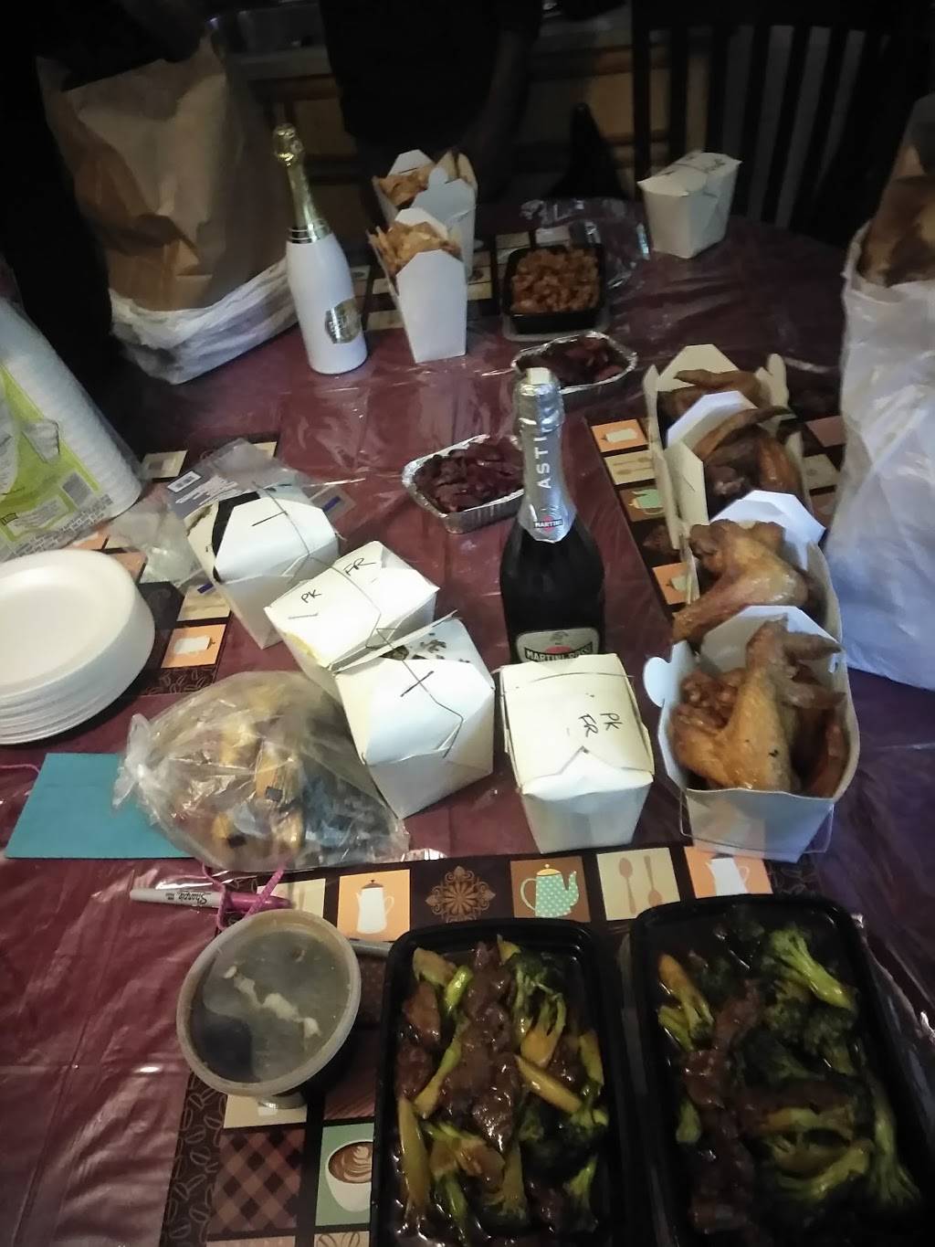 Lucky Boston | restaurant | 3096 Washington St, Roxbury, MA 02119, USA | 6174458302 OR +1 617-445-8302