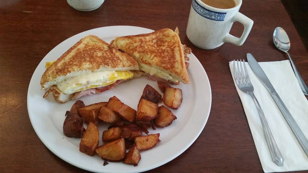 Mollies Mason Jar & 9 North Wood Fired Pizza | restaurant | 13 Park Ave, Hadley, NY 12835, USA | 5186962020 OR +1 518-696-2020